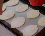 A picture of step 12 of Puff Pastry Sugar Cookies (Leaf-shaped Simple Pies).