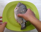 Foto langkah ke 1 dari resep Ikan Mujair Bumbu Kuning.