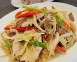 รูปขั้นตอนการทำที่ 4 ของ อกไก่ผัดขิง เห็ดหูหนูสด