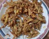 A picture of step 4 of Crispy Lacha Pakora.