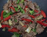 Foto langkah ke 3 dari resep Daging sapi lada hitam paprika.