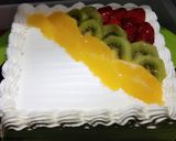 Foto langkah ke 5 dari resep Vanilla sponge cake (fruit cake decoration).