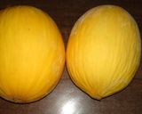 Hideg sárgadinnye leves borsmentával, citrusokkal és sorbet golyókkal recept fázis 4 fotója