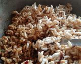 A picture of step 4 of Murmura Pumpkin Seed Peanut Cikki.