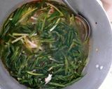 Hình bước làm 4 của món Canh cá khoai nấu hành lá
