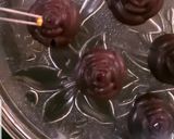 A picture of step 10 of Chocolate rose.