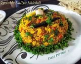 A picture of step 7 of Vegetabale Daliya Khichdi.