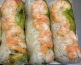 A picture of step 9 of Vietnamese summer rolls.