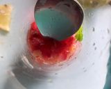 Foto langkah ke 2 dari resep Strawberry Lemon Soda.