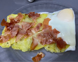 Foto del paso 3 de la receta: Huevo con patatas, jamón serrano y queso rallado en estuche Lékué