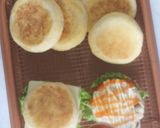 Foto langkah ke 8 dari resep English Muffin - No oven, less egg. Vegetarian friendly.