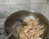 Foto langkah ke 4 dari resep Tumis Sawi Jamur Simple.