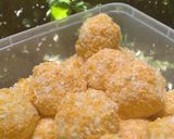 Foto langkah ke 7 dari resep Cheese and Sausage Potato Balls.