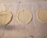 A picture of step 1 of Feta and rainbow tomato tartlet.