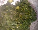 A picture of step 2 of White rice and garden egg leaves soup.