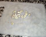 Foto del paso 3 de la receta: Emperador con cebolla caramelizada, champiñones rodajas de tomate con un toque de vino blanco