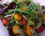 Foto del paso 2 de la receta: Ensalada improvisada con langostinos, frutos secos y queso