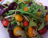 Foto del paso 2 de la receta: Ensalada improvisada con langostinos, frutos secos y queso