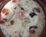 A picture of step 5 of Steam Egg White with Goji Berry and Ginko Nuts.