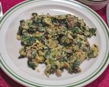 Foto del paso 4 de la receta: Huevos revueltos con champiñones y espinacas