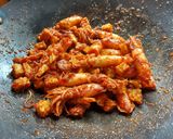 Foto langkah ke 4 dari resep Balado Cumi Asin Tempe.