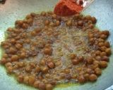 A picture of step 3 of Kale Chana black gram in Besan Gravy.