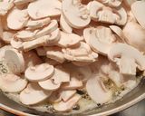 Une image de l'étape 2 de Tarte poireaux, champignons et jambon.