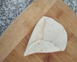 A picture of step 4 of Besan Halwa Samose.