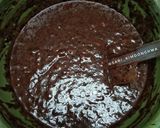 Foto langkah ke 5 dari resep Banana Moist Chocolate Cake.