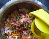 A picture of step 4 of BOMBAY MIX BHELPURI.