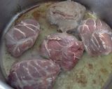 Foto del paso 1 de la receta Carrilleras de cerdo en salsa de cebolla y vino blanco