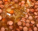 Kelkáposzta leves virslivel recept fázis 4 fotója