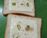 A picture of step 2 of Chilli cheese toast.