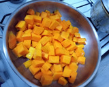 Foto del paso 1 de la receta: Tarta de agridulce calabaza, choclo y pollo con masa tipo chipá (sin TACC)