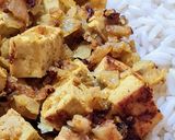 Foto del paso 4 de la receta: Tofu encebollado al curry 🥘 Tofu con mucha cebolla salteados al curry 🍛 Usando cebolla de meal prep