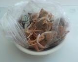 Foto del paso 1 de la receta: Cangrejitos de caldo, fritos y crujientes