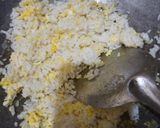 Foto langkah ke 2 dari resep Tumpeng nasgor mini Merah Putih.