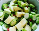 Hình bước làm 2 của món Xoài xanh, cóc thái ngâm mắm đường ^^