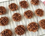 Foto langkah ke 8 dari resep Triple Chocolate Cookies.