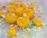 A picture of step 4 of Orange glucose flower.