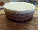 Foto langkah ke 9 dari resep Triple Chocolate Mousse Cake.