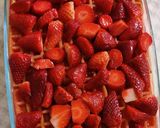 صورة لخطوة 4 من وصفة طبقات الوافل 🧇 مع الكاسترد والفراولة🍓