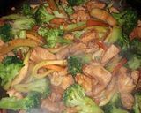 Foto del paso 5 de la receta: Salteado de verduras con pollo
