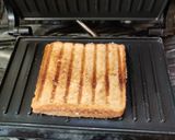 A picture of step 3 of Herbed cheese onion sandwich.