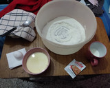Foto del paso 2 de la receta: Medialunas de manteca fácil y riquísimas!!!