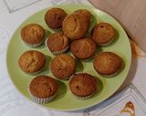 Banános muffin csoki pasztillákkal tejszínhabbal díszítve recept fázis 2 fotója