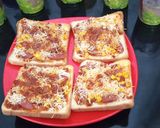 Foto langkah ke 6 dari resep Pizza Roti tawar simple...enak.