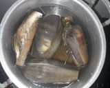 Foto langkah ke 4 dari resep Tumis jantung pisang teri pedas.