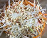 A picture of step 1 of Raw Papaya Salad.