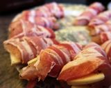 Baconbe tekert sajtos csirkemell recept fázis 2 fotója